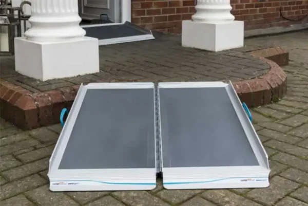 aerolight-xtra ax9 folding suitcase access ramp