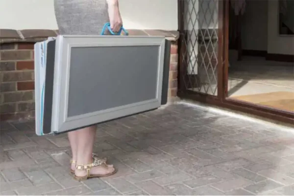 aerolight-xtra ax9 folding suitcase access ramp2 being carried